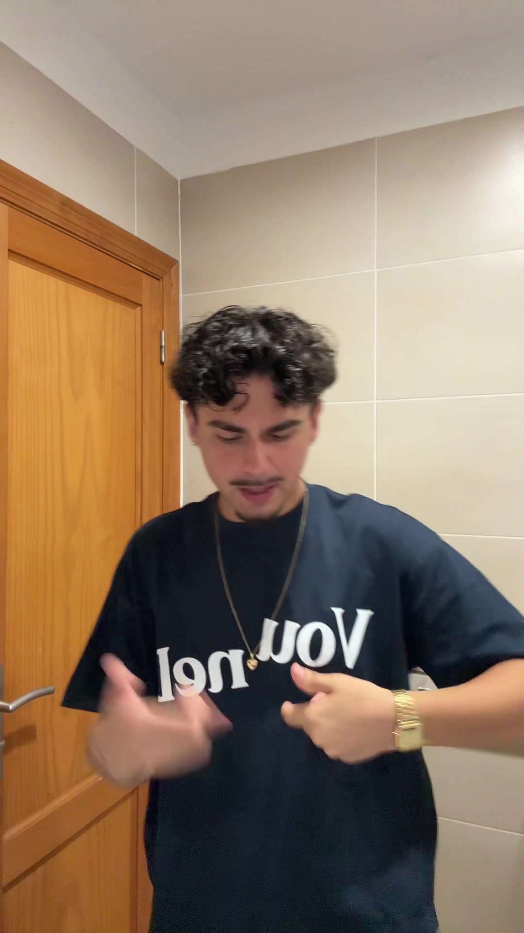 @carlosbelloo__