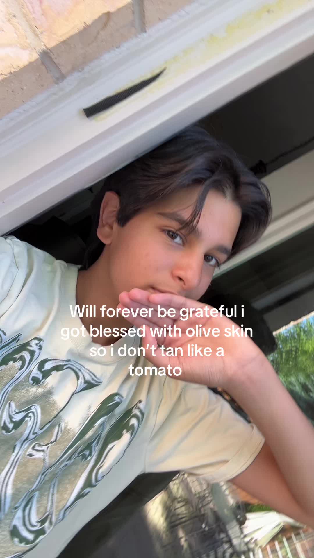 @E S H A N