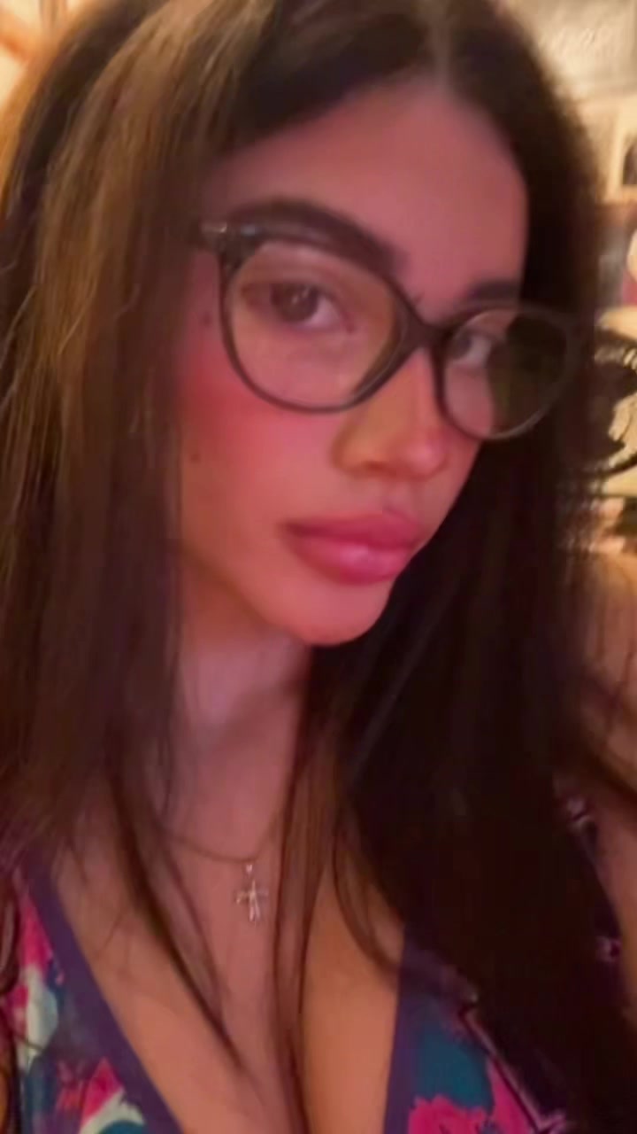 @Bombshell.com🐬🦋🎨💘💎