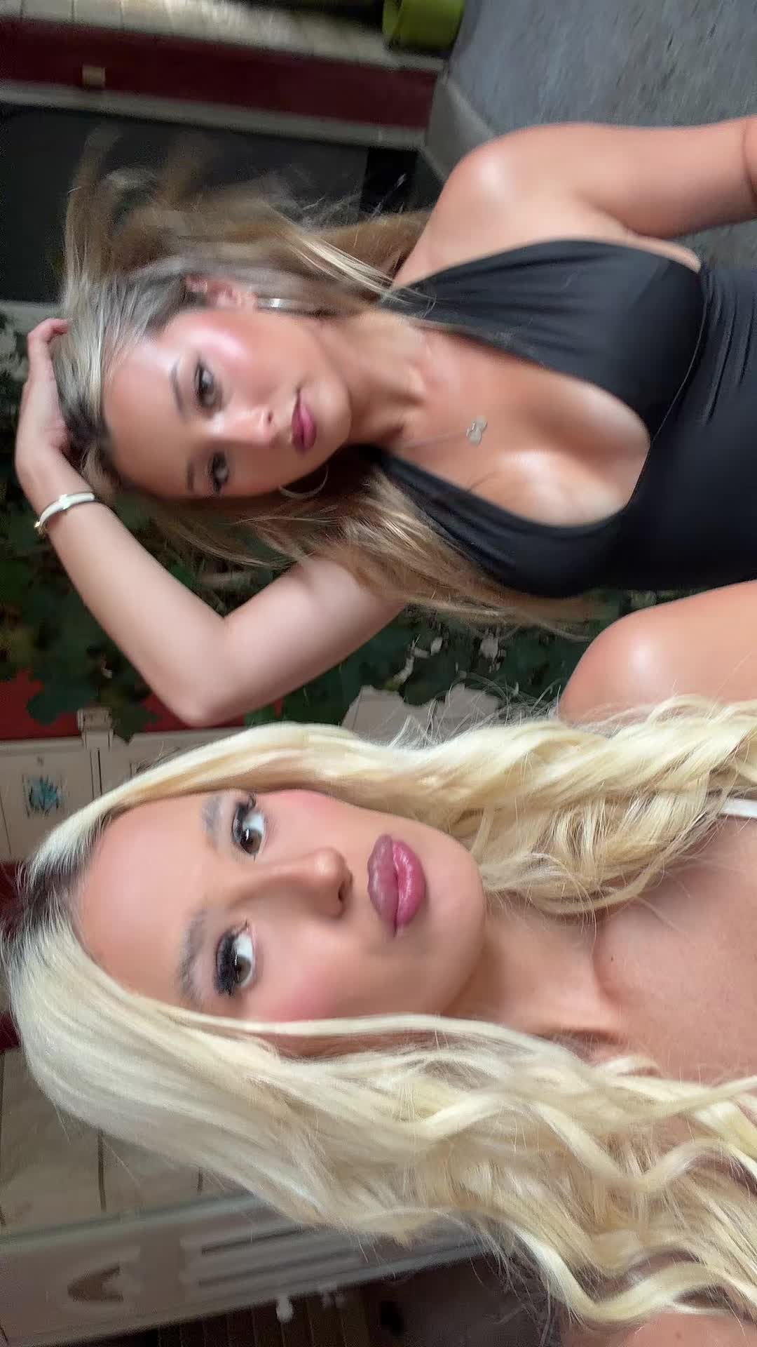 @Elise