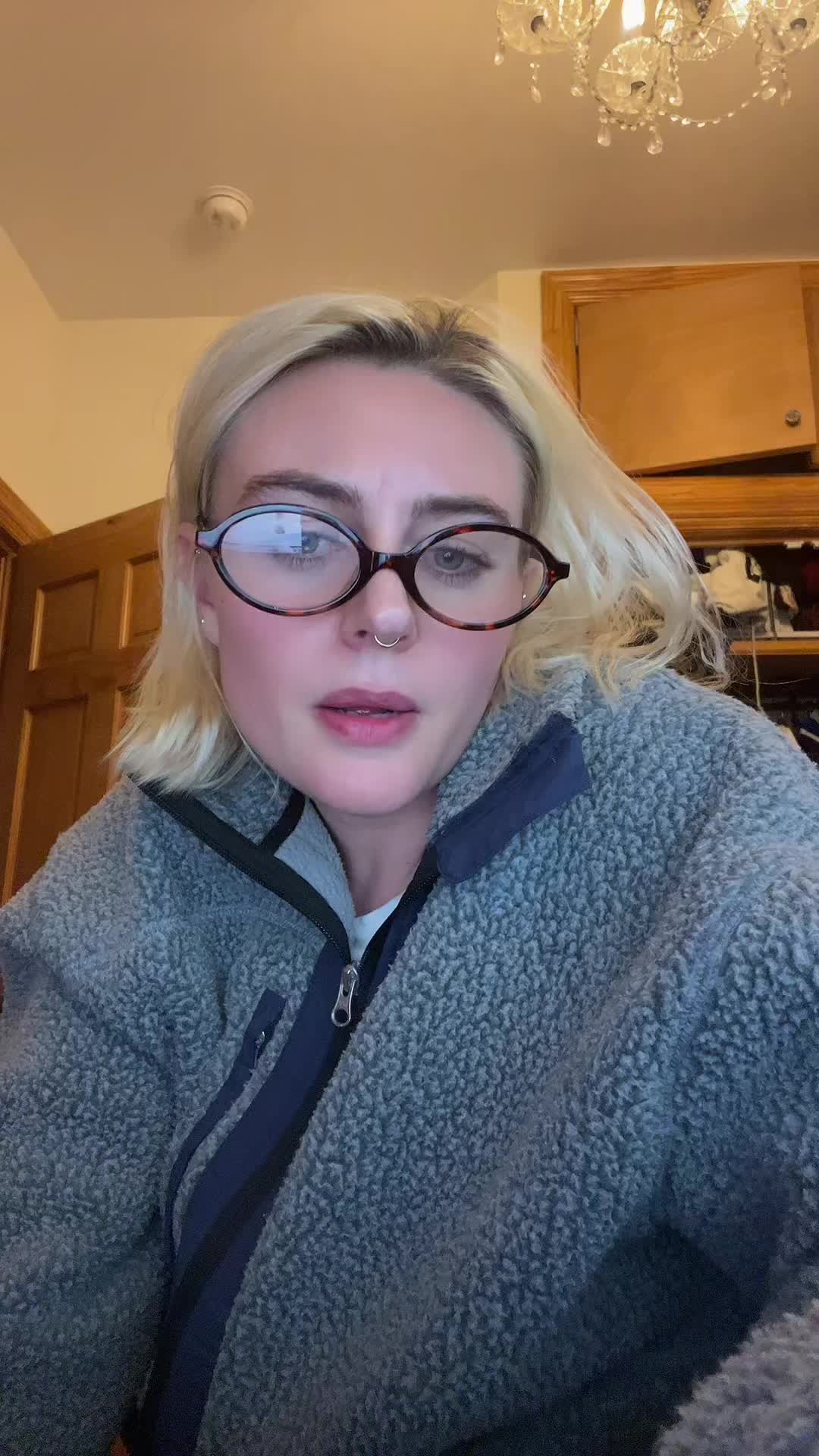 @allettakathryn
