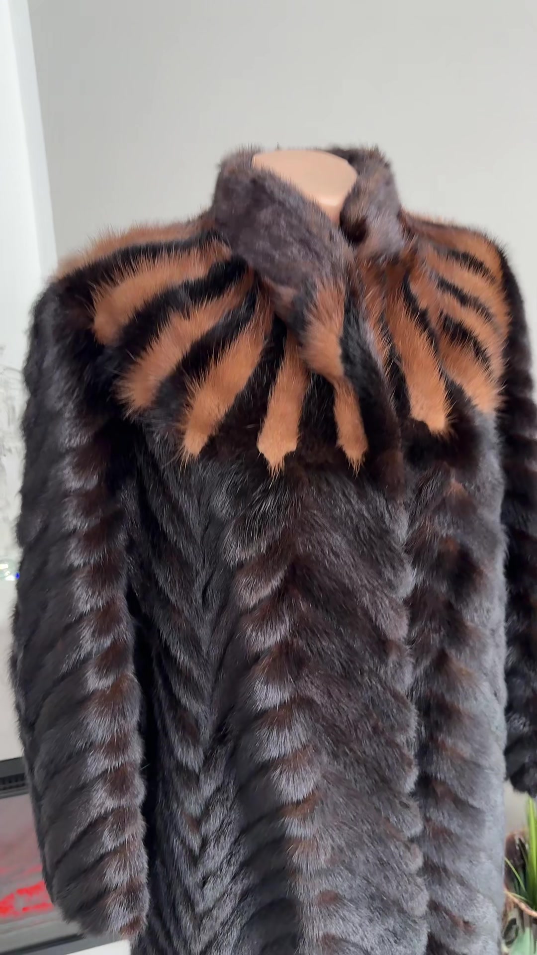 @Maria Luxury furs M&M