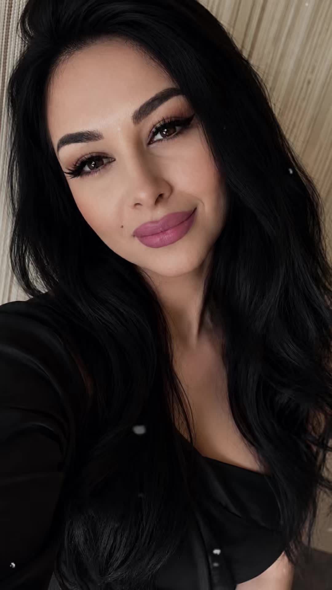 @&spades;️𝒬𝒰𝐸𝐸𝒩 𝐿𝒜𝐿𝐼 &spades;️