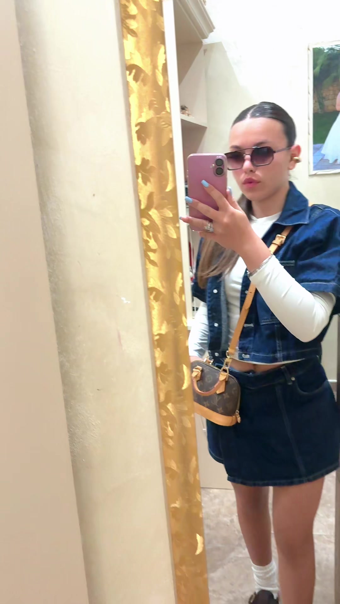 @𝟷𝟽:𝟷𝟿