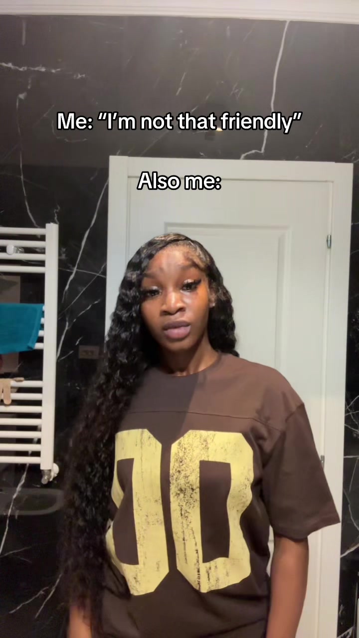 @dezha naeè ✰