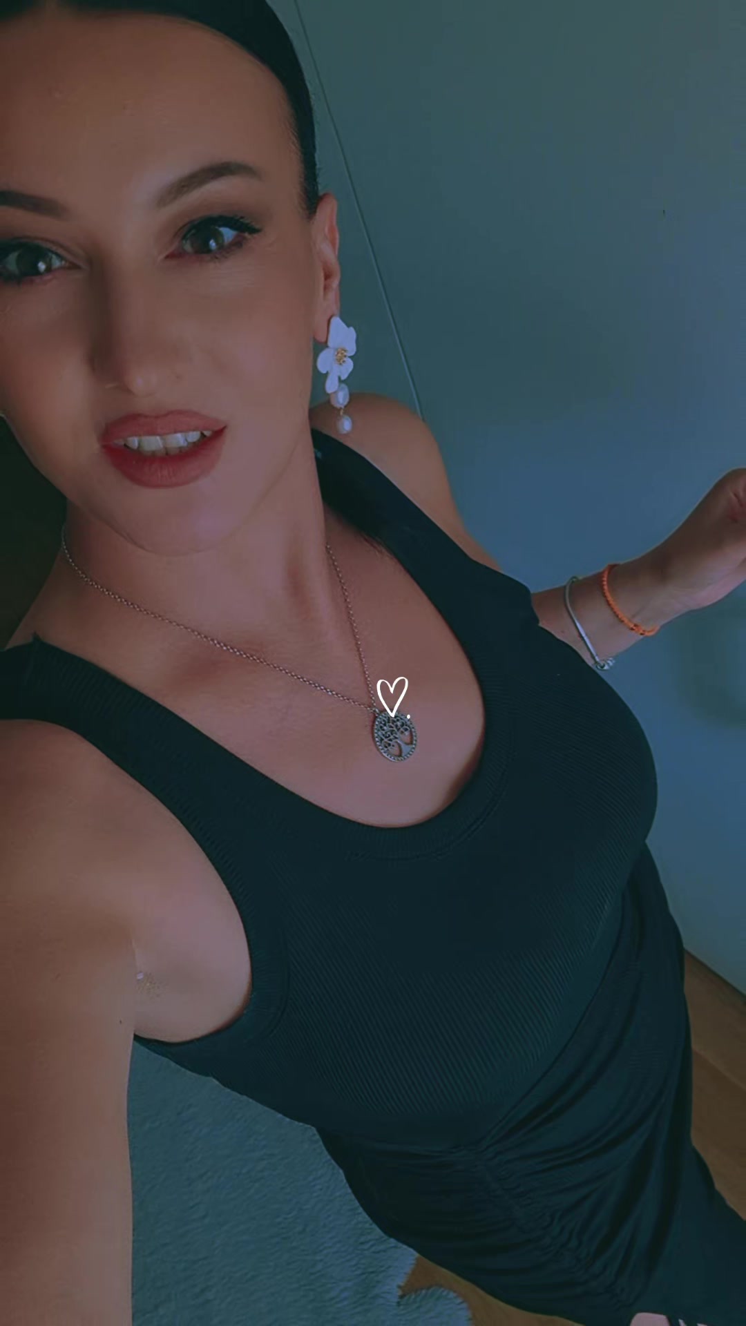 @👑𝕼𝖚𝖊𝖊𝖓 𝖔𝖋 𝕳𝖊𝖆𝖗𝖙𝖘