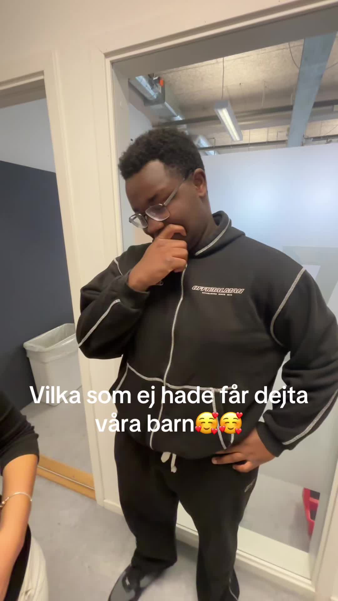 @Ek26