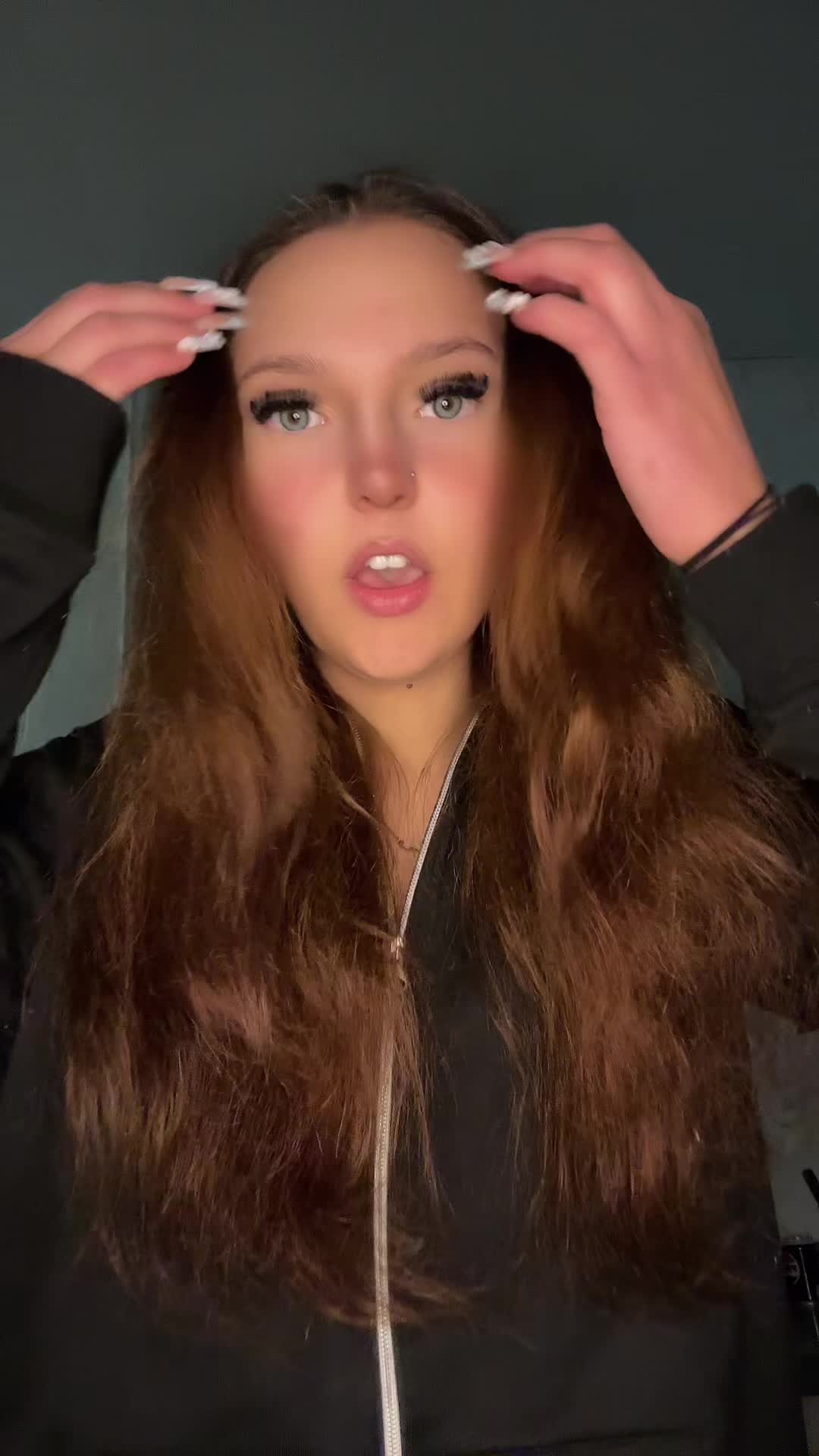 @Ella🍎