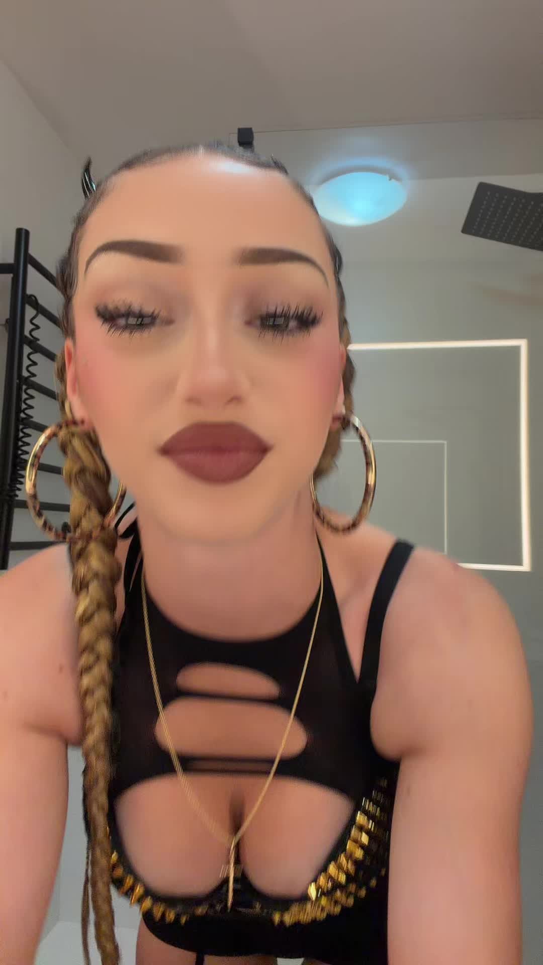 @๐๐๐