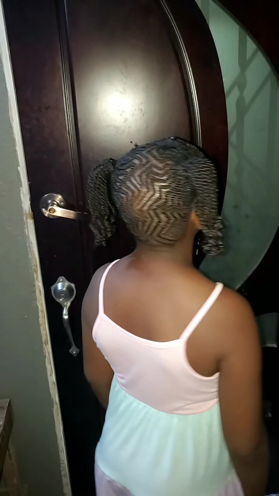 @Nesha's blessed hands🙌💇♀️