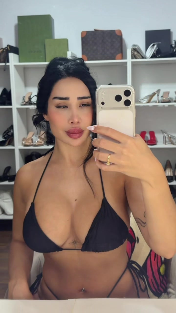 @𝙼 𝙰 𝙽 𝙸 𝚀 𝚄 𝙴 🍒