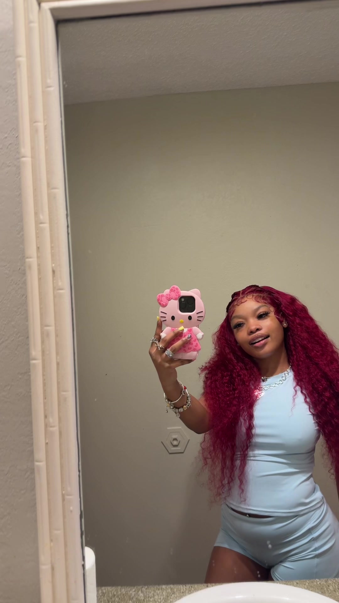 @knicolethed0ll