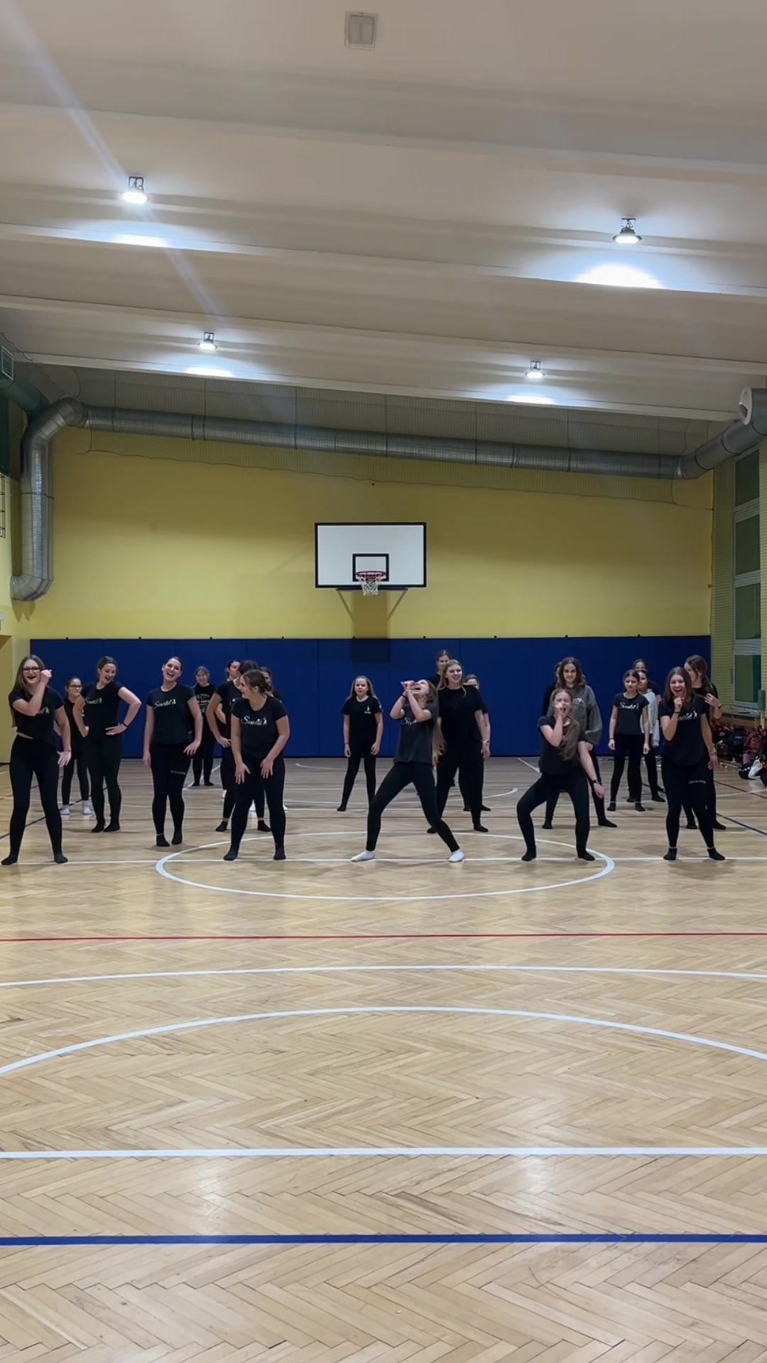 @Scarlet Knur&oacute;w❤️