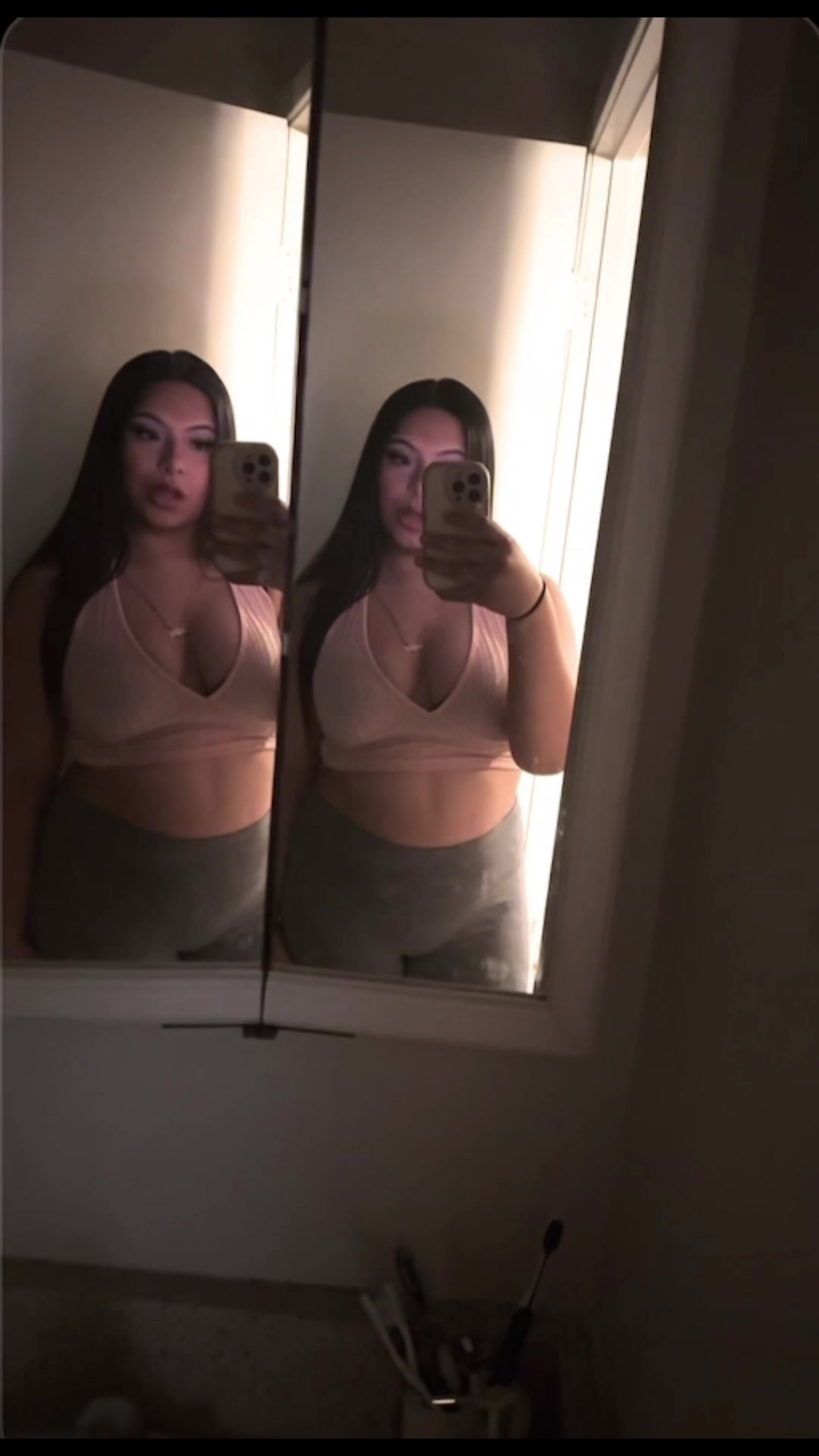 @🦋