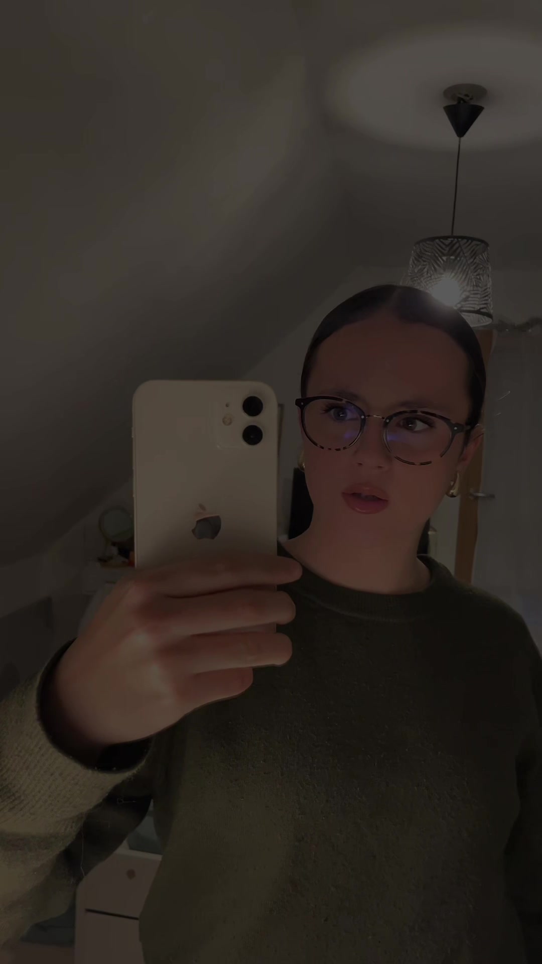 @Mae. ᥫ᭡