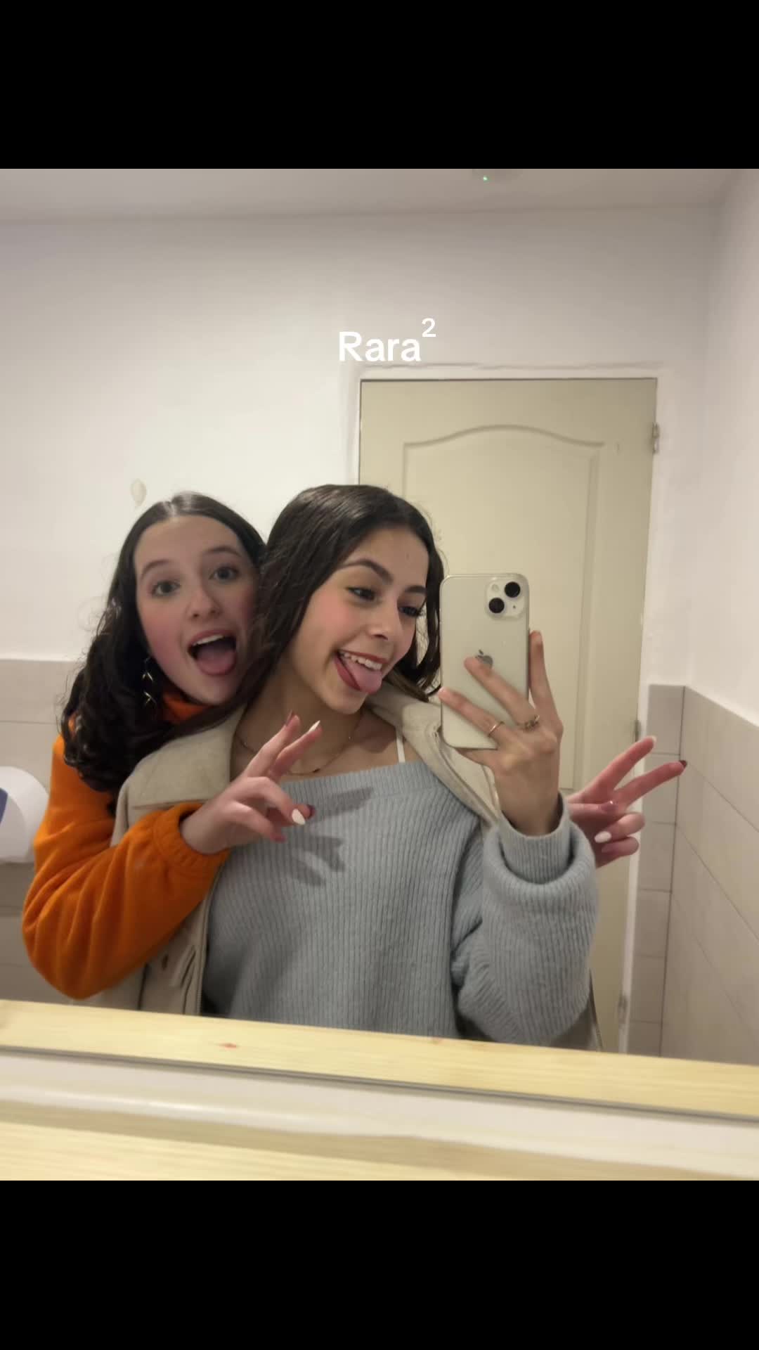 @Elenaa