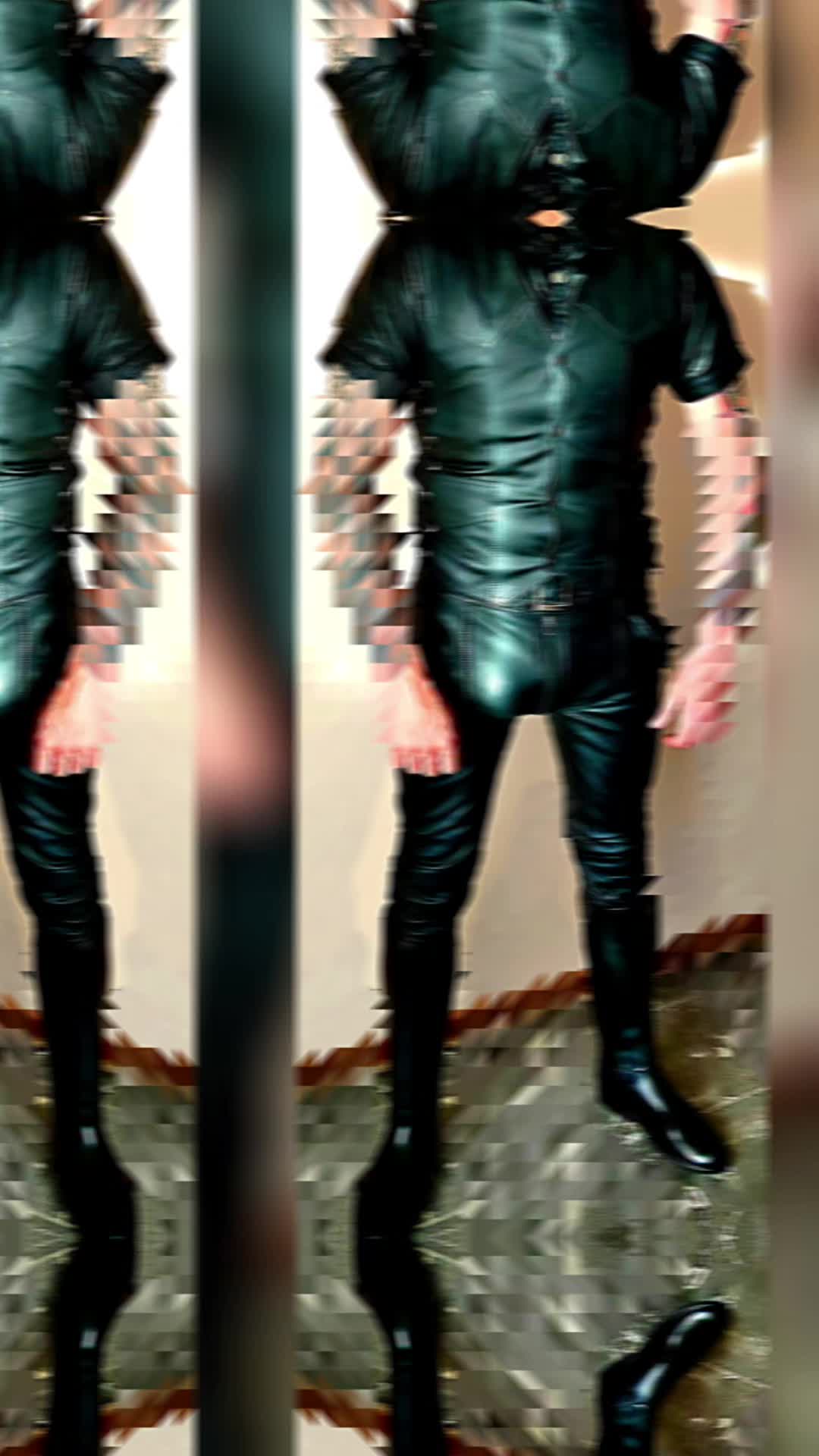 @Latex leather bluf