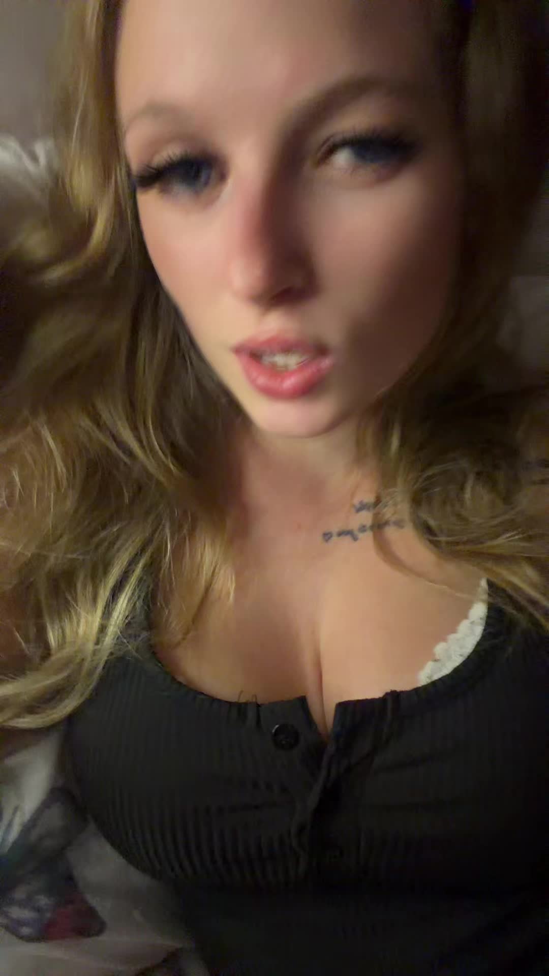 @tinytaraxo