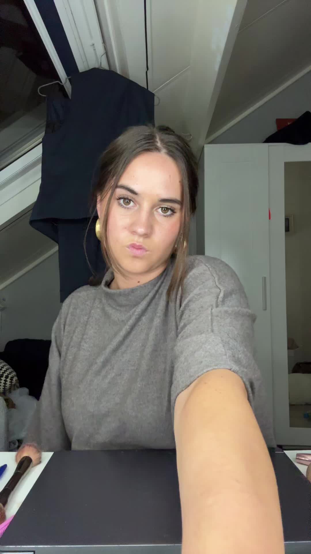 @Nee
