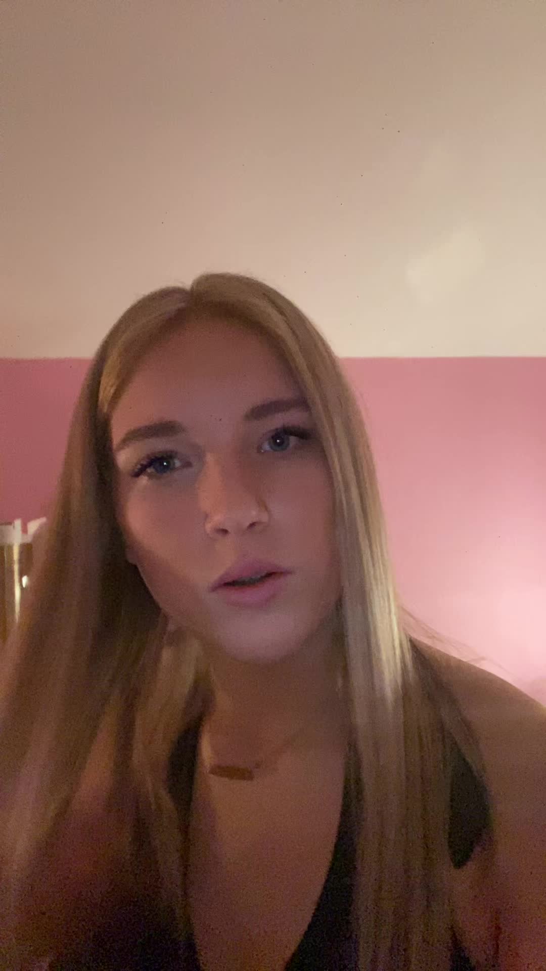 @holly
