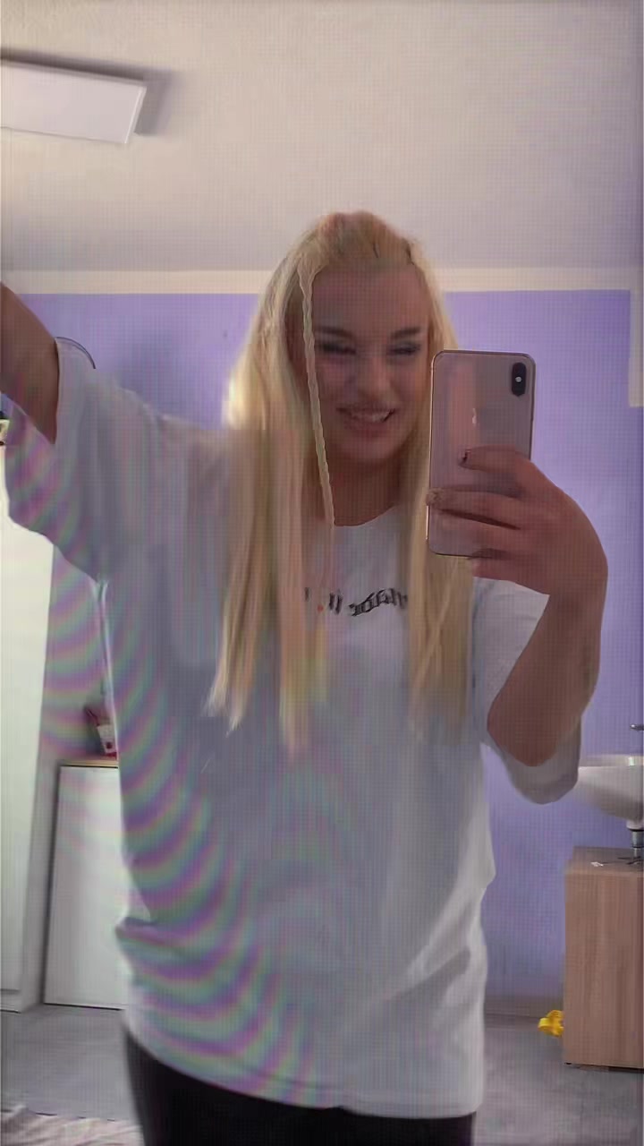 @𝓓𝓮𝓷𝓲𝓼𝓪🖤