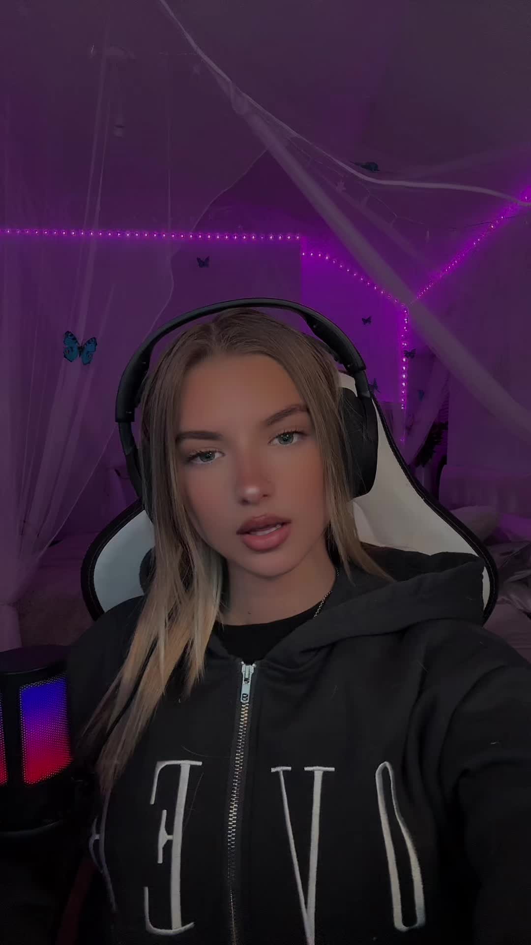 @𝑩𝒆𝒄𝒄𝒂⁷⁷⁷💫