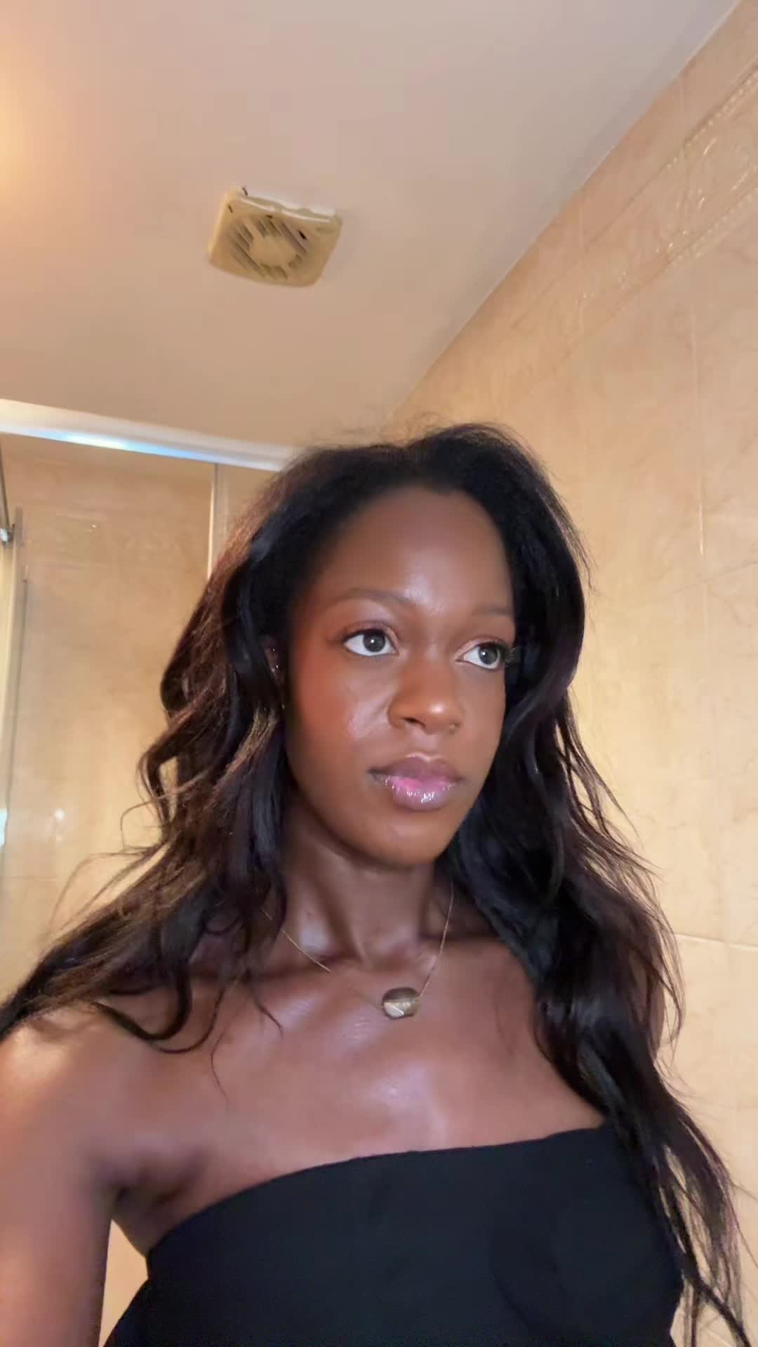 @funlola.