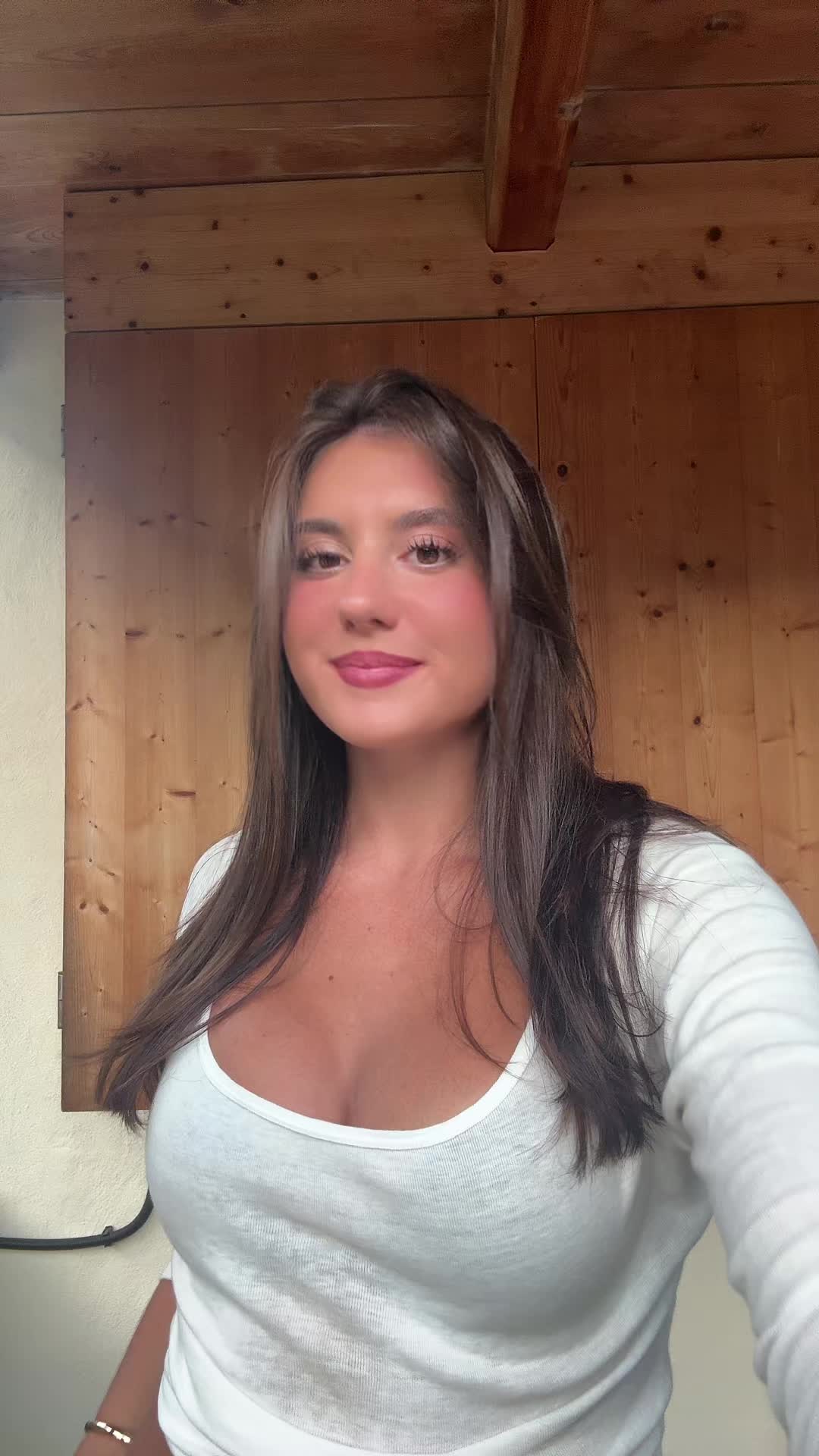 @Bella