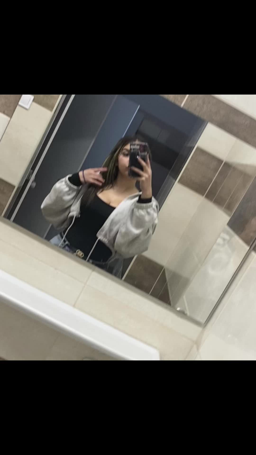 @Fruzsi❤️&zwj;🩹