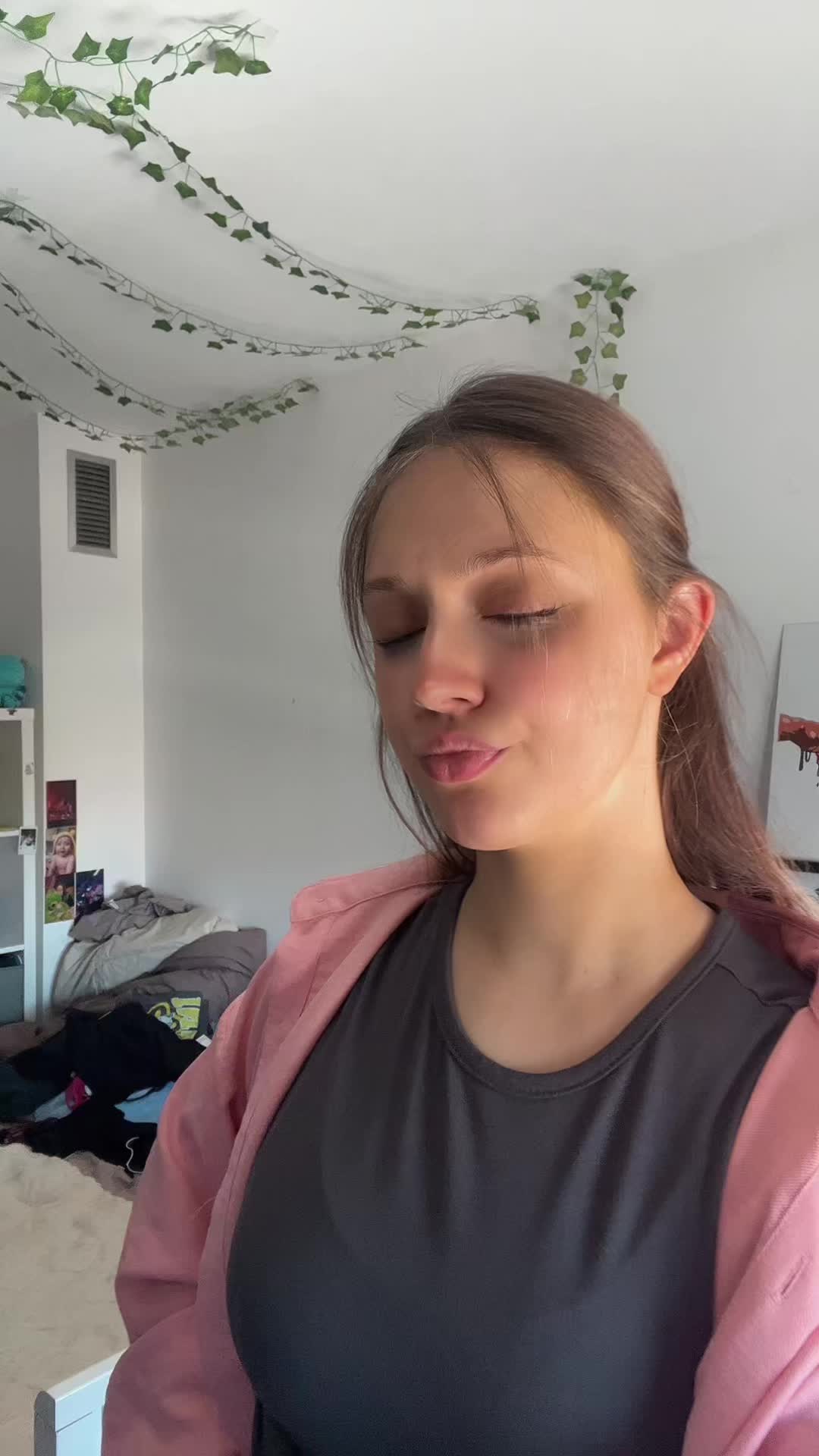 @𝓛𝔂𝓪🌸
