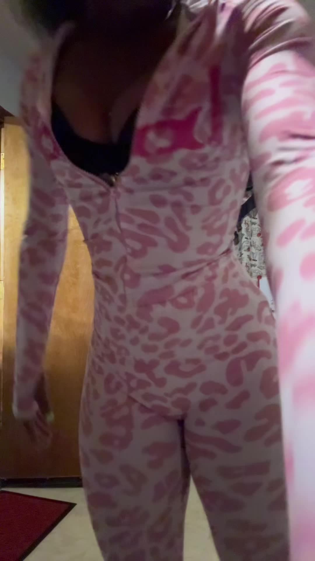 @PrettyWithaScar