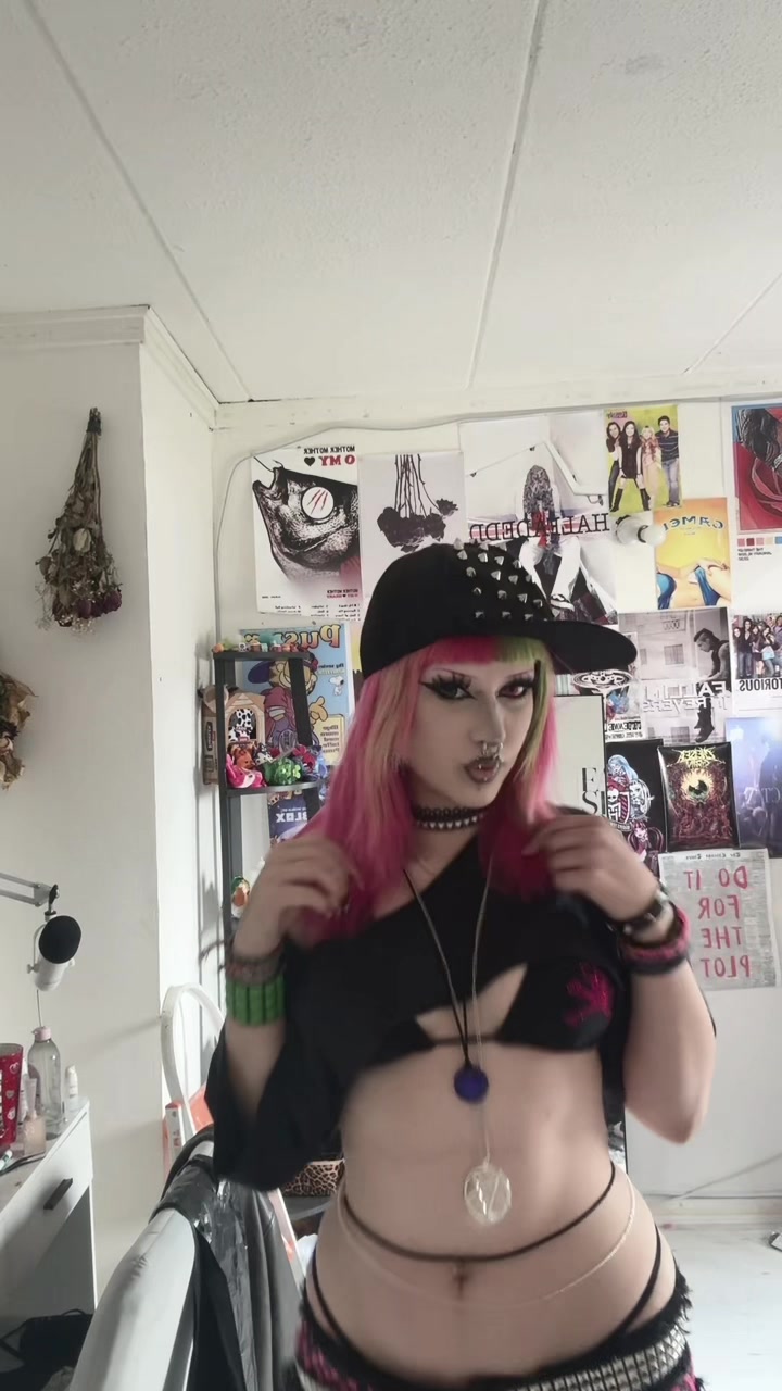 @☣︎