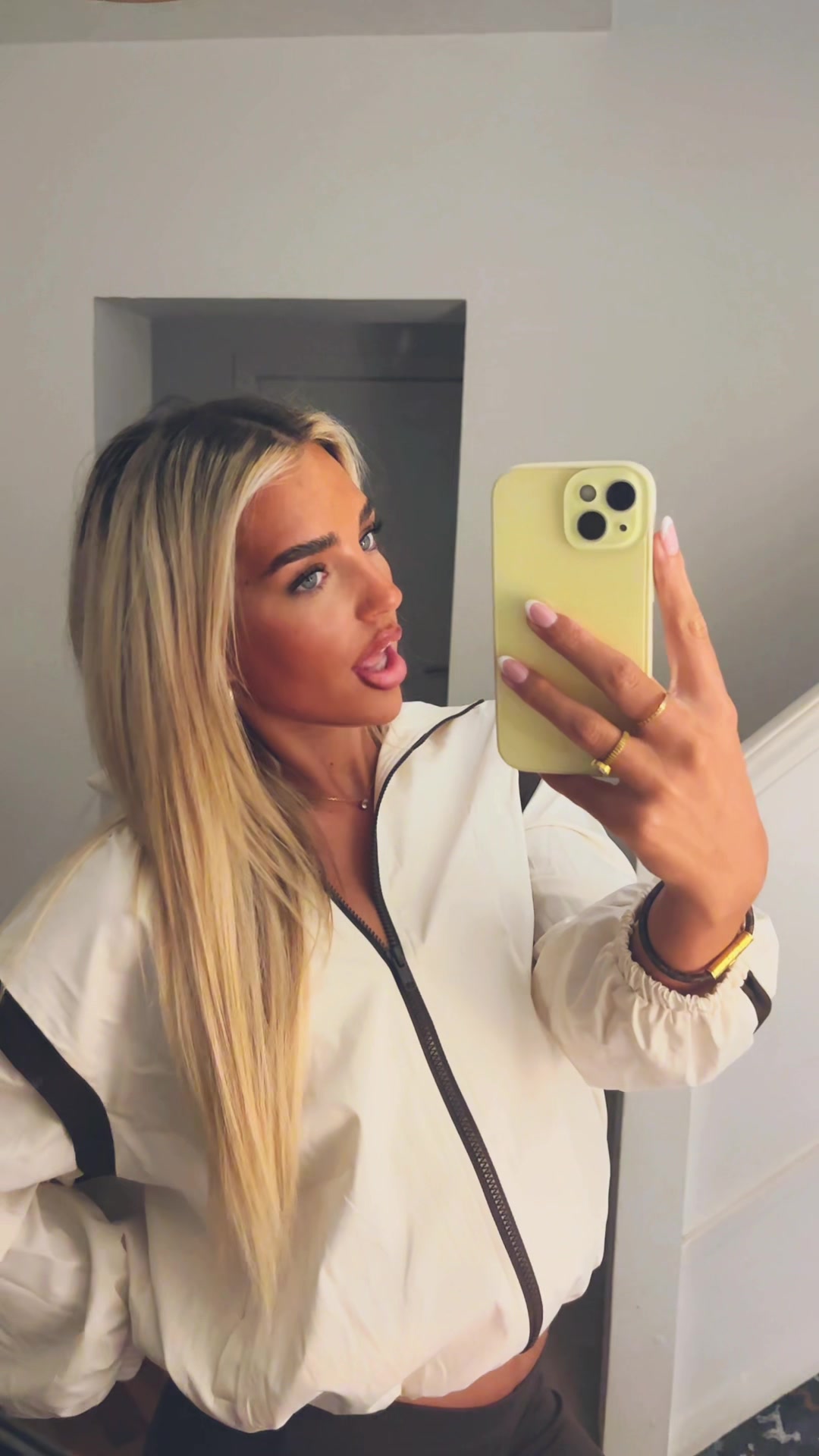 @jorjalavinia
