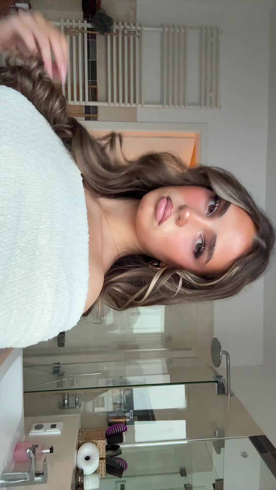 @𝐸𝑚𝑖𝑙𝑖𝑎
