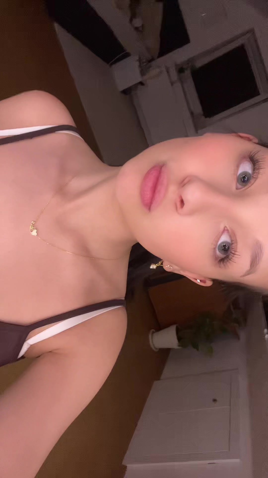 @jolie_zlr