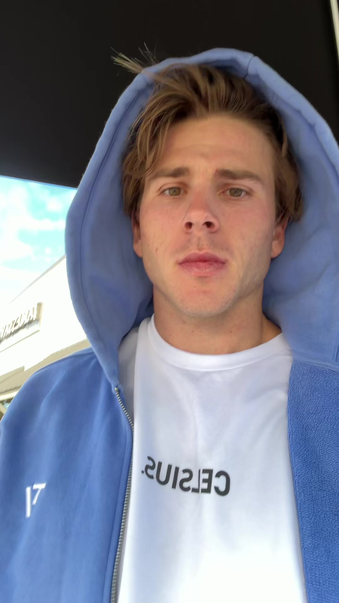 @zachyovan