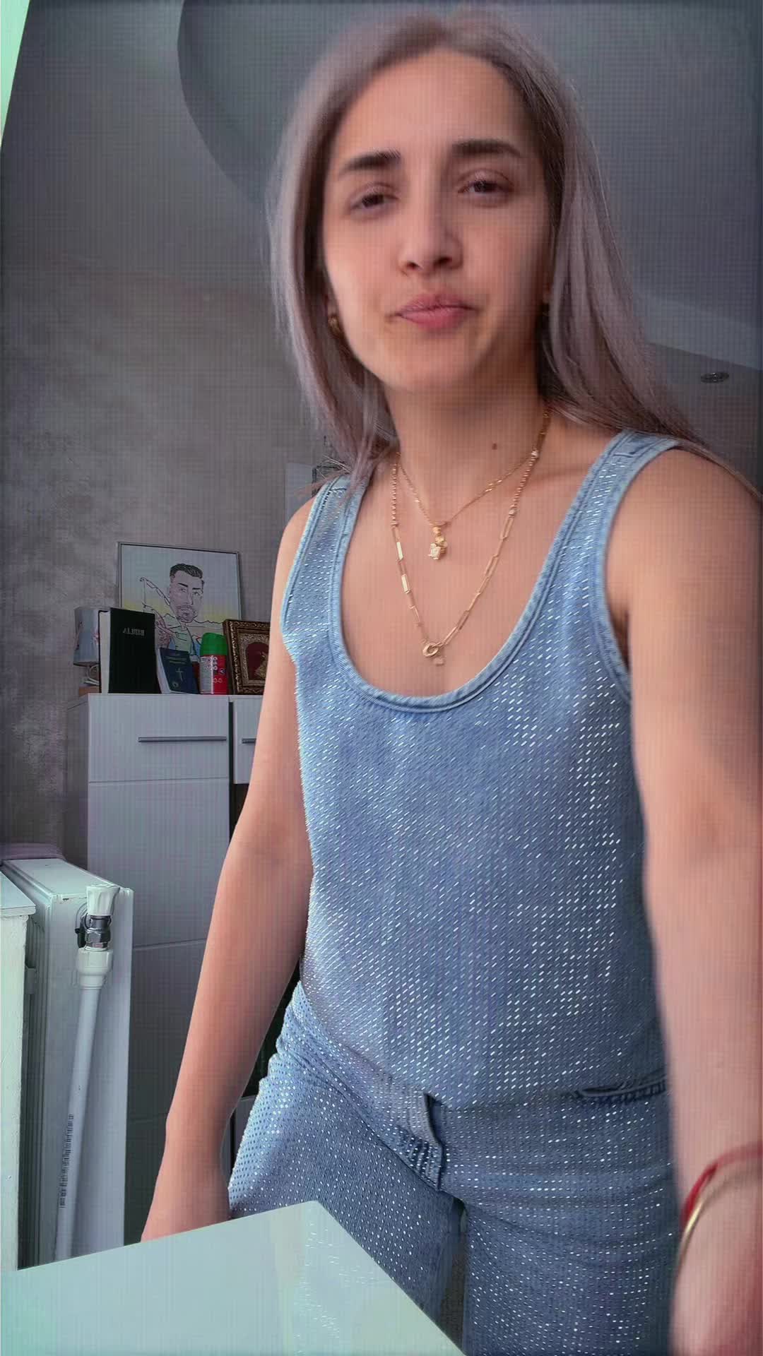 @Elena Laura.
