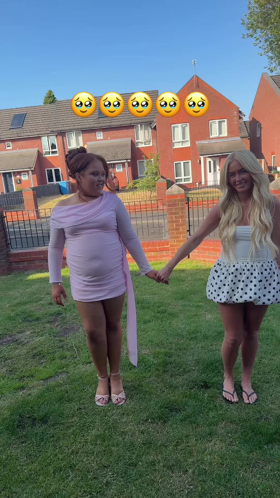 @Laura and Lacey.m.xx