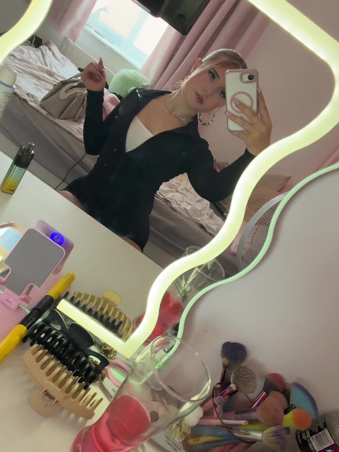 @vic ꨄ