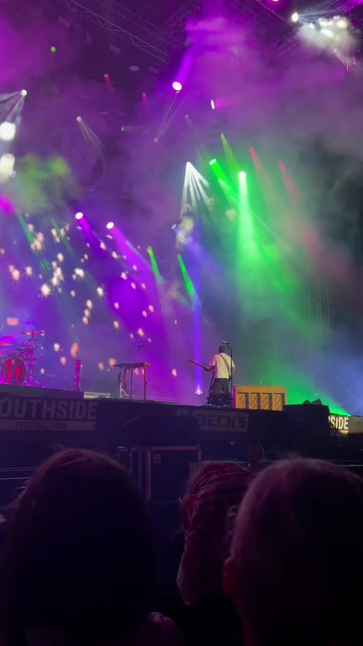 @goopstr |-/