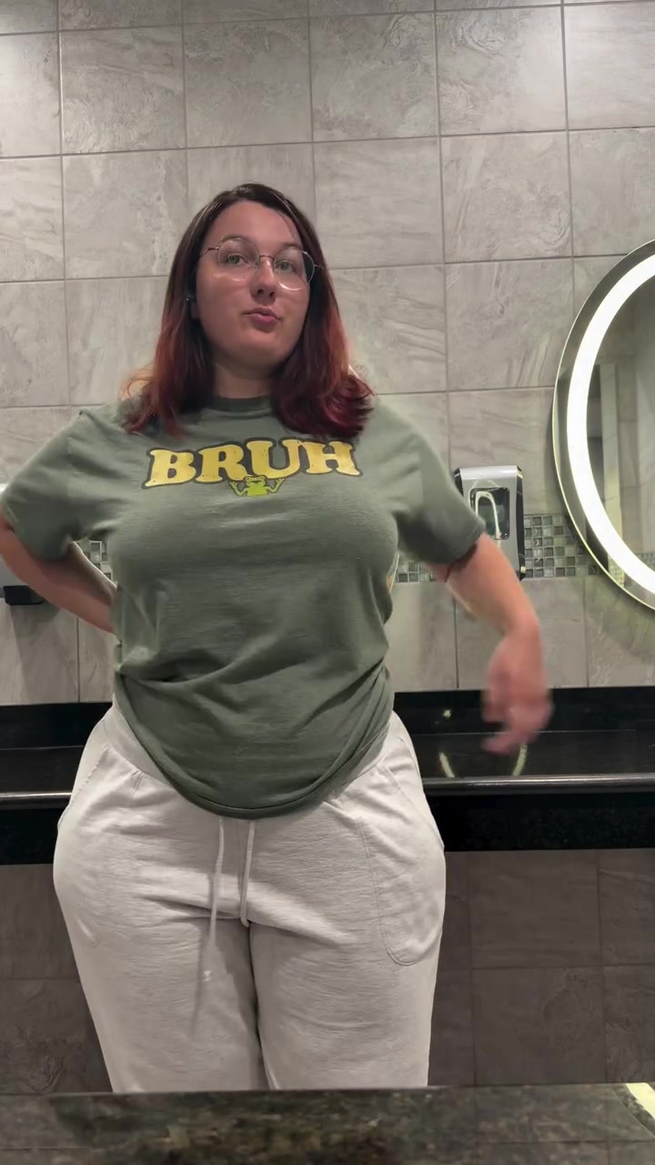 @Curvy Courtney
