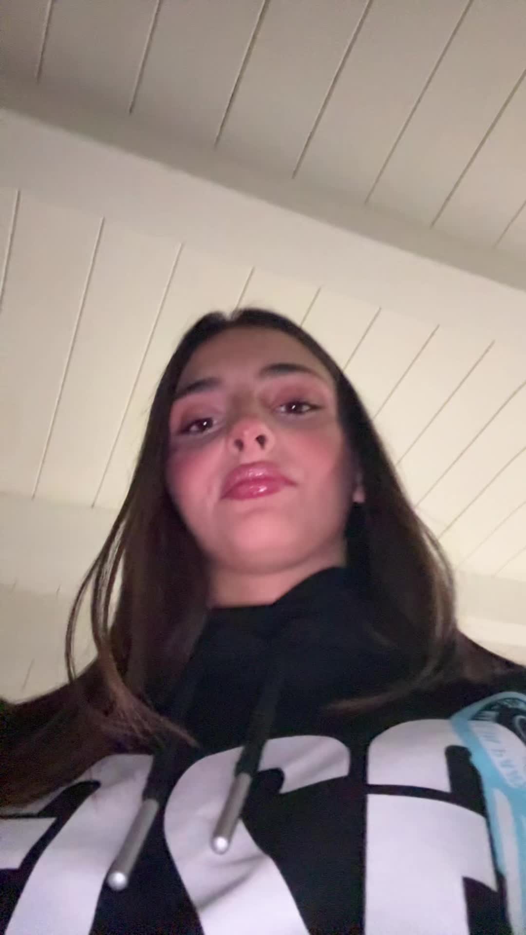 @deee