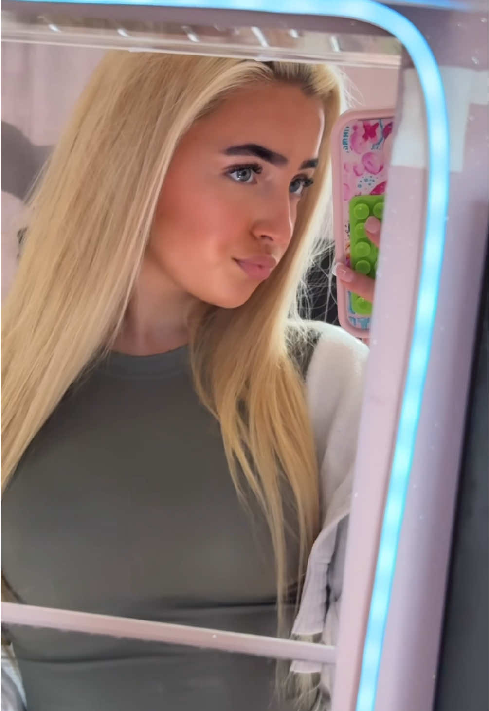 @🍒𝐋𝐞𝐱𝐢.𝐋𝐞𝐚𝐡xo