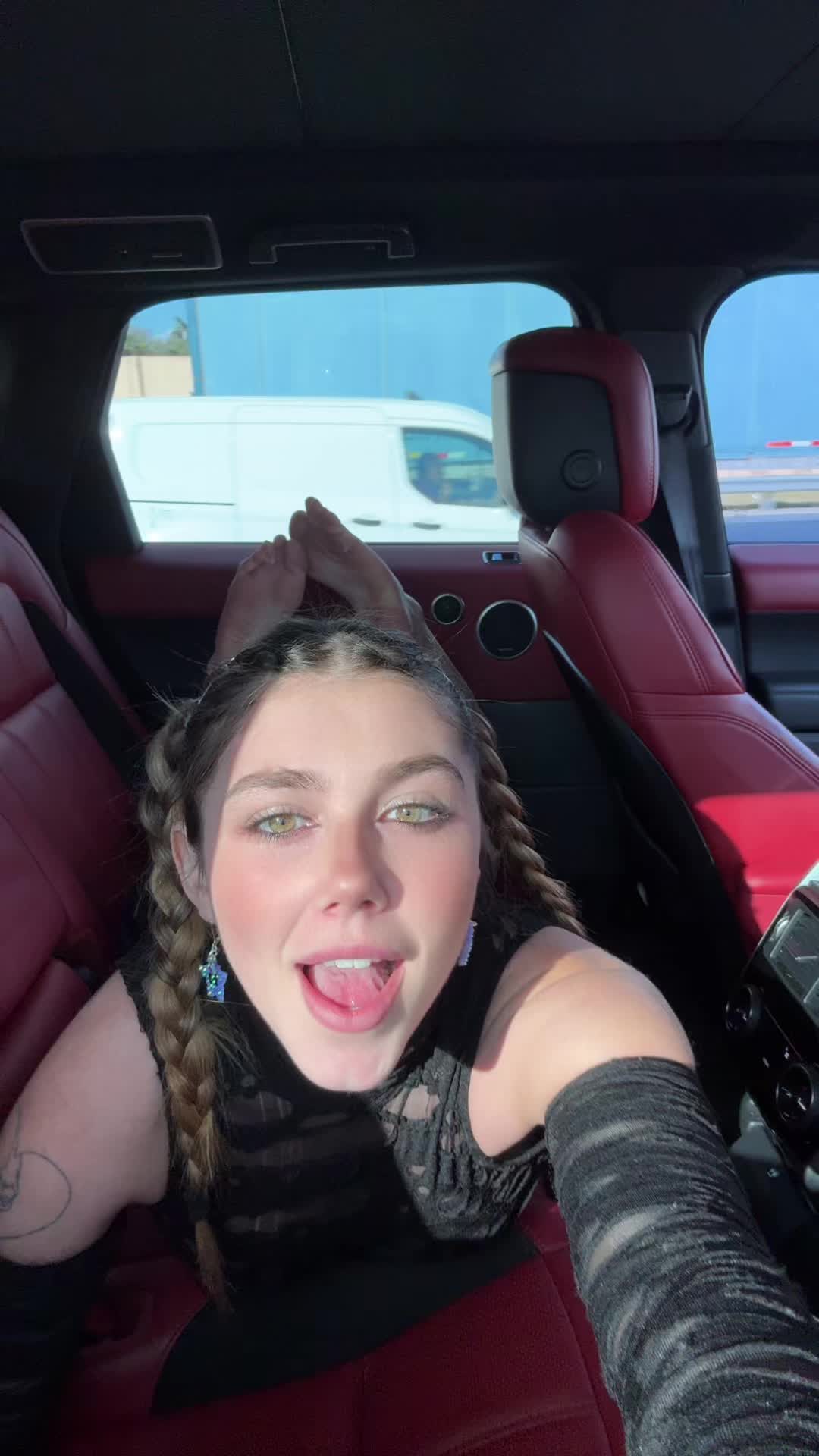 @alexisaevans_