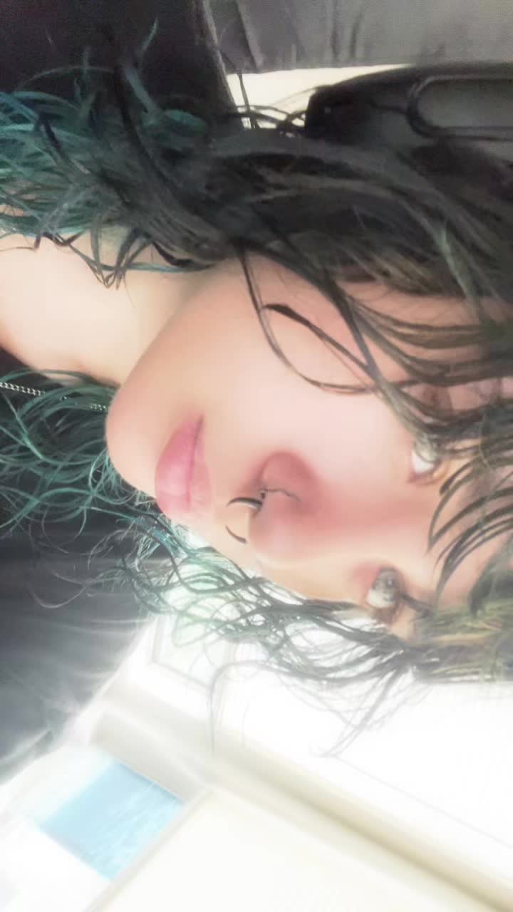 @Jem_b1tch