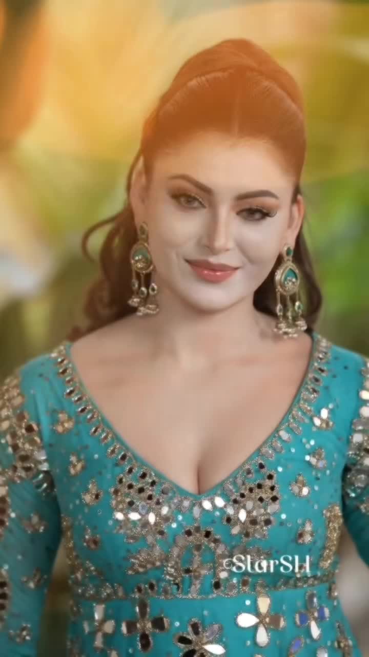 @Urvashi Rautela