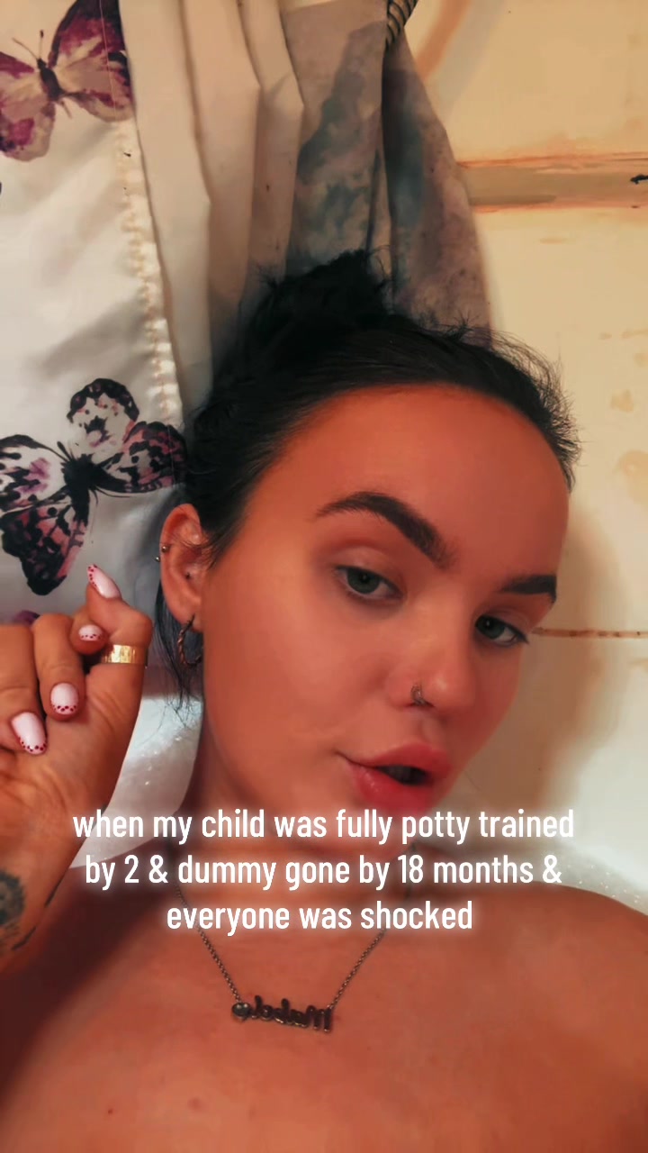 @MiaGrace🦋 (52K followers)