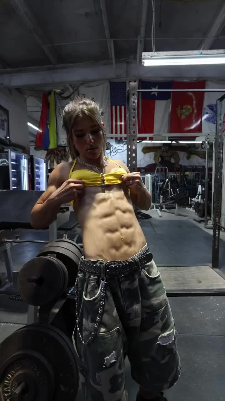 @musclegirls