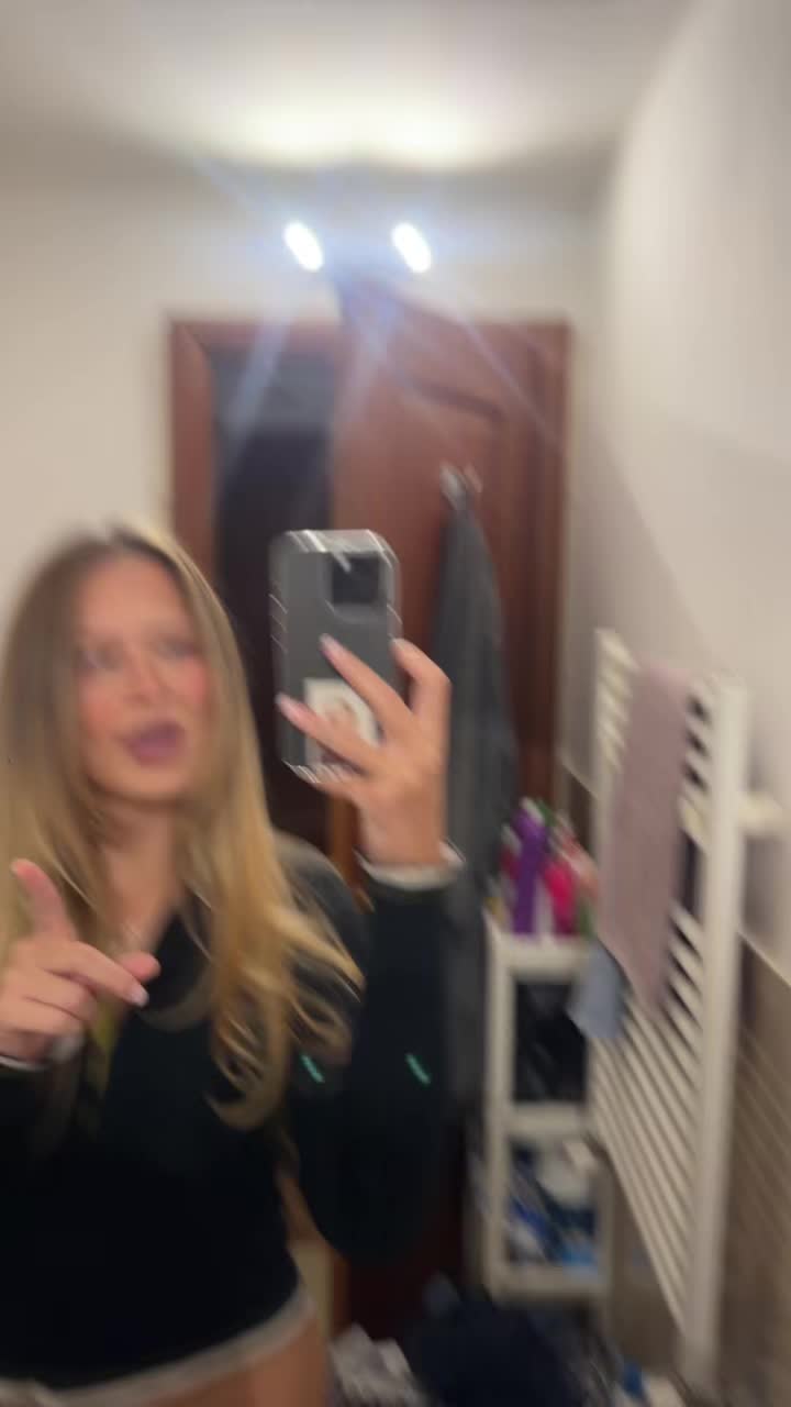 @ellibenny_