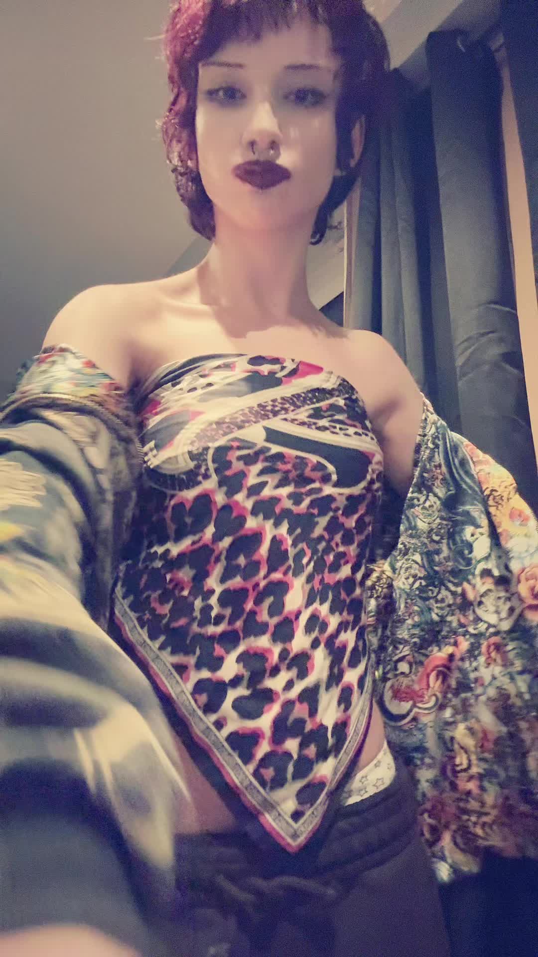 @🧟♀️